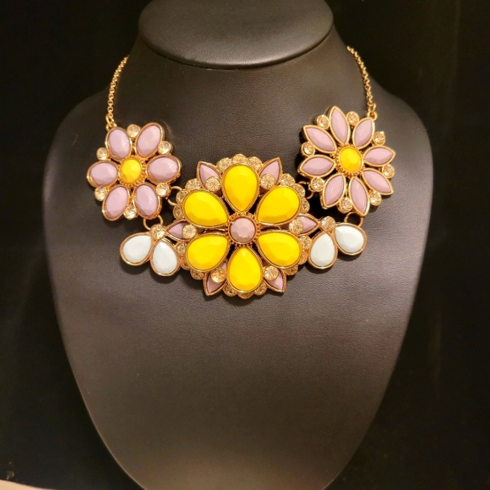 Vintage Rhinstone Beaded Flower Necklace - Picture 2 of 5